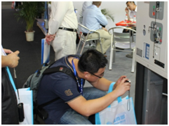 赫茲曼與客戶交流5 赫茲曼與客戶交流5