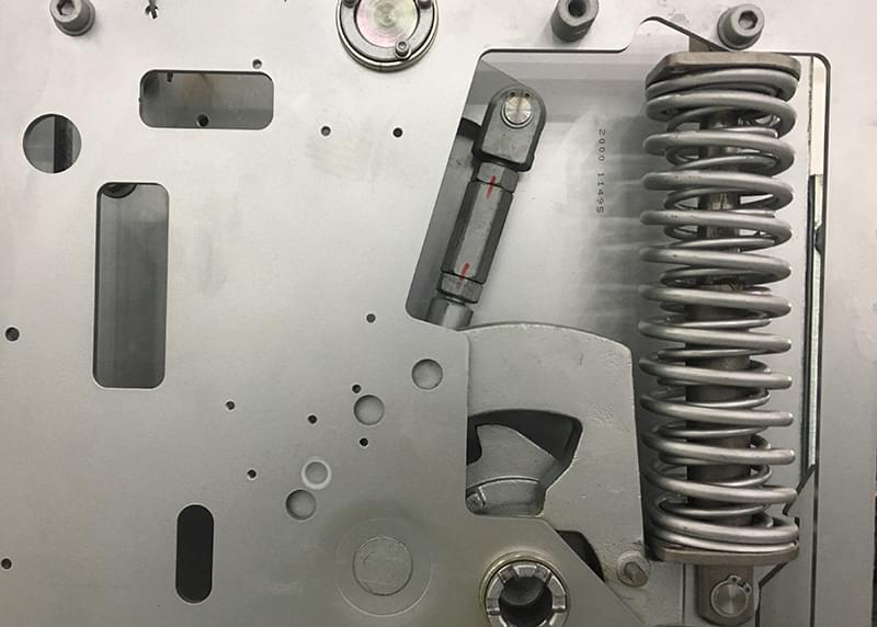 如何從根源上提高開關(guān)柜操作機(jī)構(gòu)的耐腐蝕特性，請(qǐng)看......